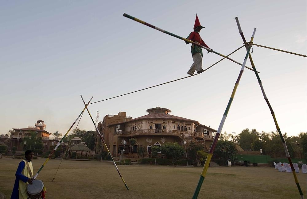 Nirali Dhani Ethnic Heritage Hotel And Resort Jodhpur  Dış mekan fotoğraf